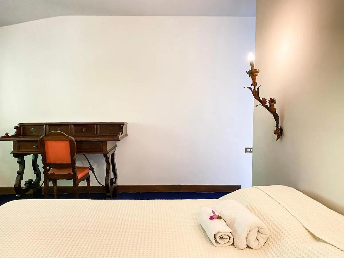 Capiago Intimiano Italian Vintage Villa In Cascina Pelada איטליה